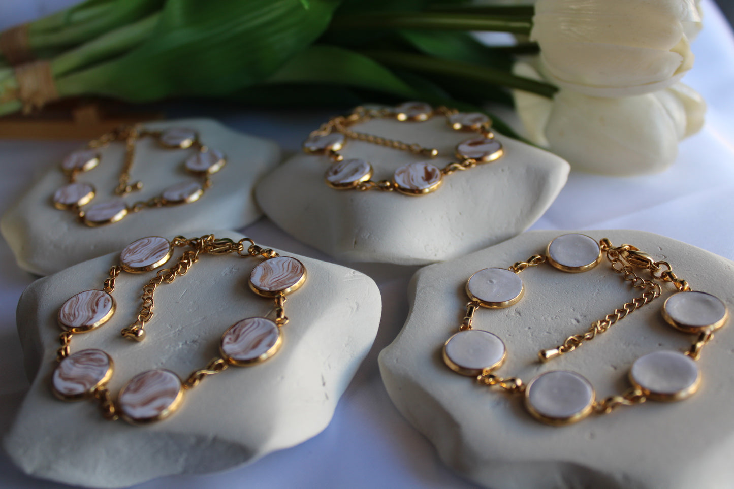 .Pulseira Golden Veil.