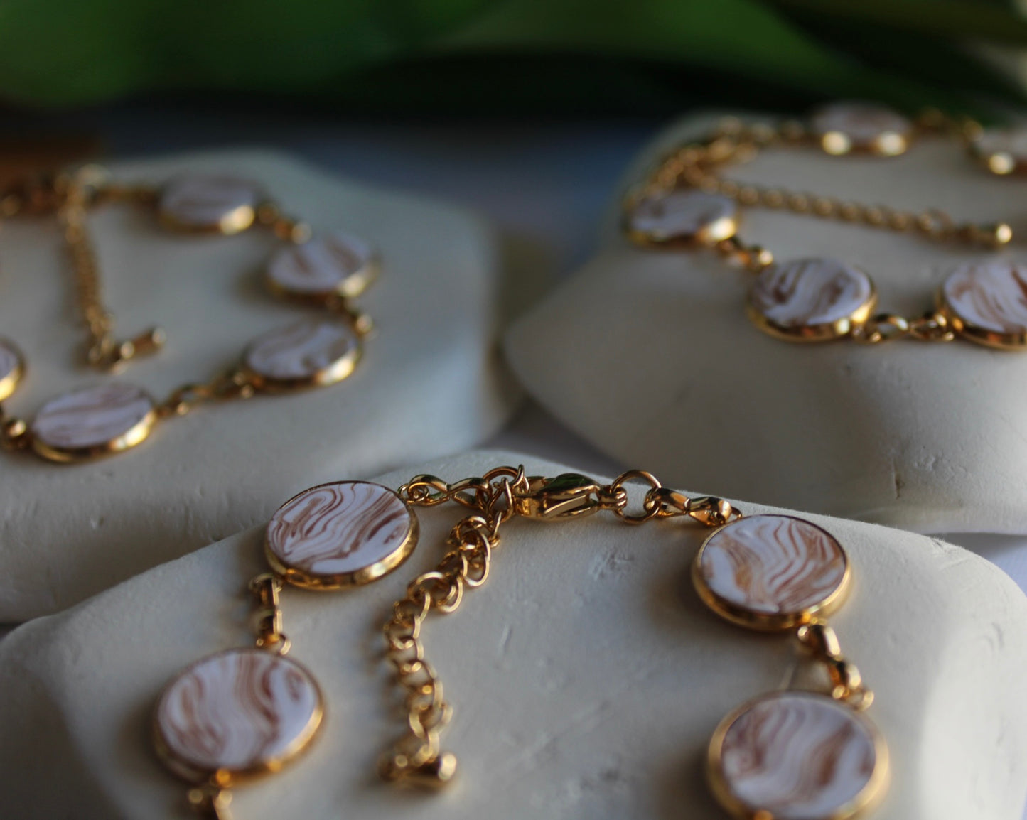 .Pulseira Golden Veil.